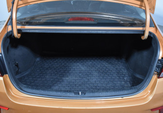 Подержанный автомобиль Kia Rio Sedan 2017 года (19 фото)