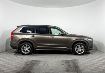 Подержанный автомобиль Volvo XC90 2015 года (4 фото)