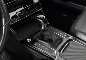 Подержанный автомобиль Volkswagen Passat Sedan 2023 года (12 фото)