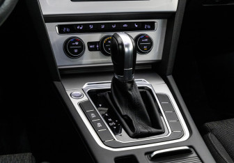 Подержанный автомобиль Volkswagen Passat Sedan 2016 года (18 фото)