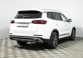 Подержанный автомобиль Chery Tiggo 8 Pro 2021 года (5 фото)