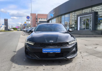 Подержанный автомобиль Kia K5 2020 года (2 фото)