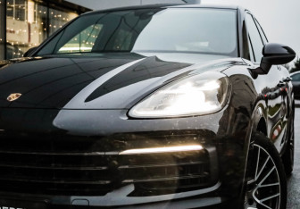 Подержанный автомобиль Porsche Cayenne 2018 года (2 фото)