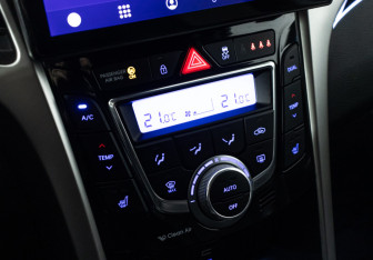 Подержанный автомобиль Hyundai i30 Hatchback 2015 года (16 фото)