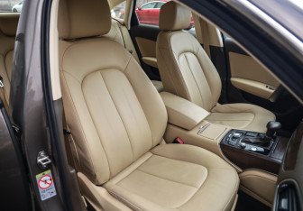 Подержанный автомобиль Audi A6 Sedan 2012 года (25 фото)