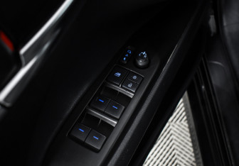Подержанный автомобиль Toyota Camry Sedan 2021 года (10 фото)