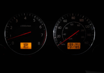 Подержанный автомобиль Infiniti FX 2004 года (21 фото)