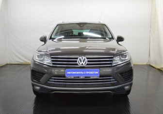 Подержанный автомобиль Volkswagen Touareg 2016 года (2 фото)