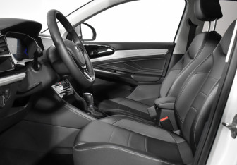 Подержанный автомобиль Jetta VS7 2023 года (10 фото)