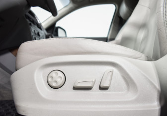 Подержанный автомобиль Audi Q5 2012 года (16 фото)