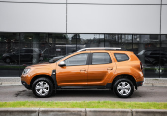 Подержанный автомобиль Renault Duster 2021 года (9 фото)