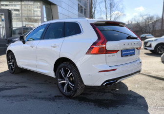Подержанный автомобиль Volvo XC60 2019 года (5 фото)