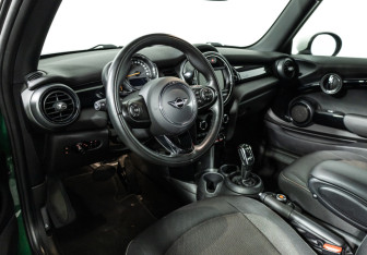 Подержанный автомобиль MINI Hatch 2021 года (11 фото)