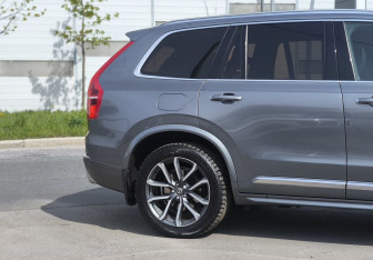Подержанный автомобиль Volvo XC90 2018 года (8 фото)