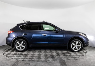 Подержанный автомобиль Infiniti EX 2008 года (4 фото)