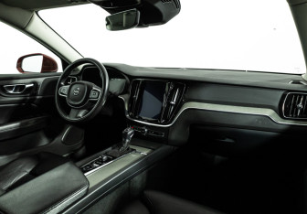 Подержанный автомобиль Volvo S60 2019 года (9 фото)