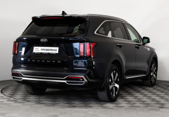 Подержанный автомобиль Kia Sorento 2021 года (7 фото)
