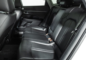 Подержанный автомобиль Hyundai Sonata 2021 года (10 фото)