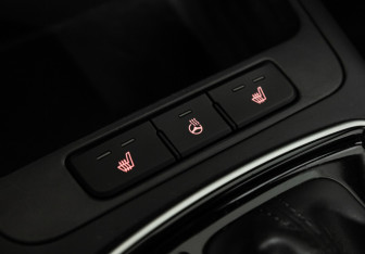 Подержанный автомобиль Kia Rio Sedan 2017 года (16 фото)