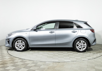 Подержанный автомобиль Kia Ceed Hatchback 2019 года (8 фото)