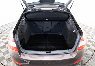 Подержанный автомобиль Skoda Octavia Liftback 2014 года (9 фото)