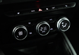 Подержанный автомобиль Renault Arkana 2019 года (17 фото)