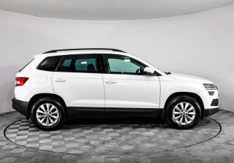 Подержанный автомобиль Skoda Karoq 2020 года (4 фото)