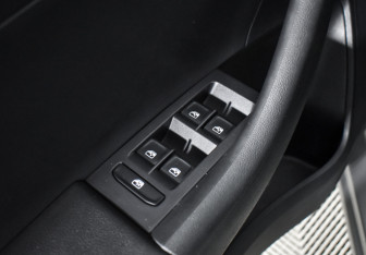 Подержанный автомобиль Skoda Rapid Liftback 2020 года (10 фото)