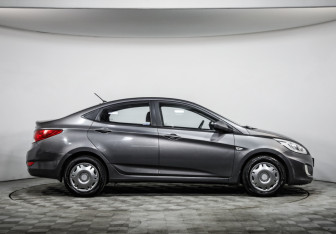 Подержанный автомобиль Hyundai Solaris Sedan 2014 года (4 фото)