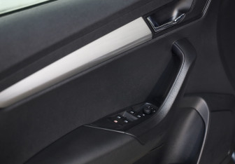 Подержанный автомобиль Skoda Karoq 2021 года (18 фото)