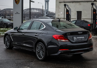 Подержанный автомобиль Genesis G70 2019 года (7 фото)