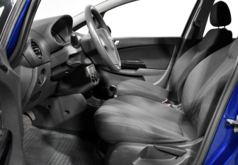 Подержанный автомобиль Opel Corsa 2008 года (12 фото)