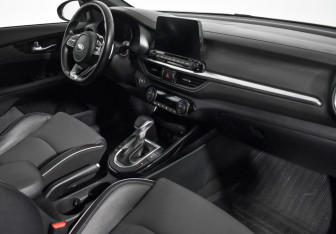 Подержанный автомобиль Kia Cerato Sedan 2020 года (14 фото)