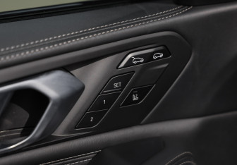 Подержанный автомобиль BMW X6 2020 года (27 фото)