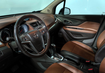 Подержанный автомобиль Opel Mokka 2013 года (9 фото)