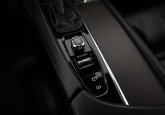 Подержанный автомобиль Volvo V90 Cross Country 2019 года (14 фото)