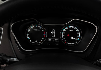 Подержанный автомобиль Geely Emgrand X7 2019 года (16 фото)