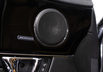 Подержанный автомобиль Jaguar XJ 2016 года (92 фото)