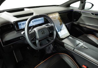 Подержанный автомобиль HiPhi X 2022 года (11 фото)