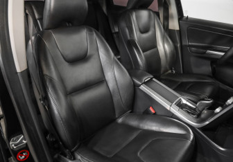Подержанный автомобиль Volvo XC60 2016 года (22 фото)