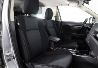 Подержанный автомобиль Mitsubishi Outlander 2019 года (17 фото)