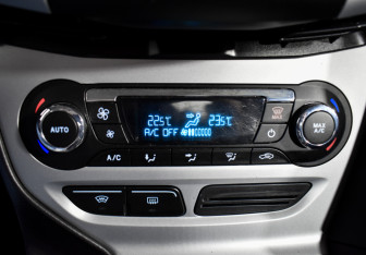 Подержанный автомобиль Ford Focus Sedan 2014 года (15 фото)