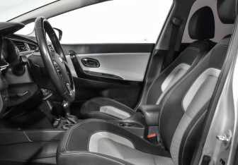 Подержанный автомобиль Kia Ceed Wagon 2018 года (10 фото)