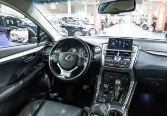 Подержанный автомобиль Lexus NX 2017 года (15 фото)