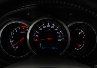 Подержанный автомобиль Suzuki Grand Vitara 2012 года (20 фото)