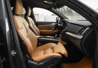 Подержанный автомобиль Volvo XC90 2019 года (30 фото)