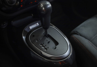 Подержанный автомобиль Nissan Juke Nismo 2013 года (16 фото)