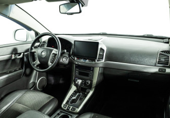 Подержанный автомобиль Chevrolet Captiva 2012 года (9 фото)