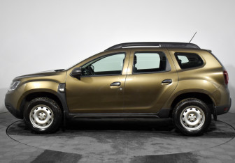 Подержанный автомобиль Renault Duster 2021 года (8 фото)