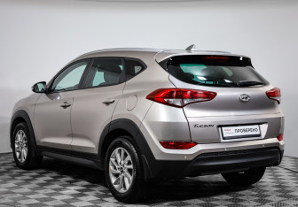 Подержанный автомобиль Hyundai Tucson 2016 года (7 фото)